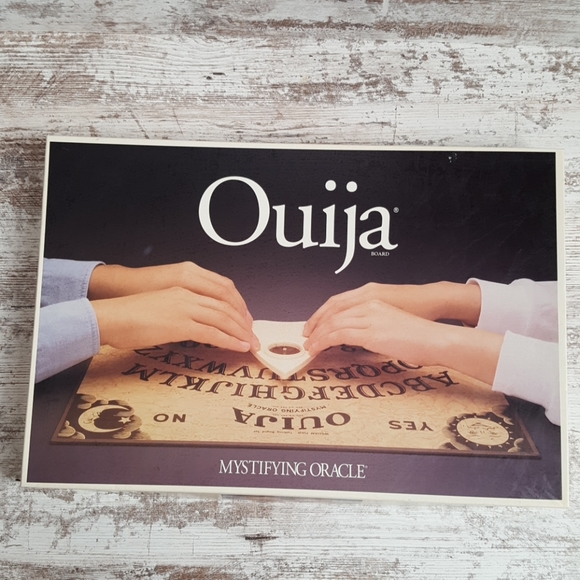 🔴Vintage 1992 Ouija Mystifying Oracle Board Game - Picture 1 of 8